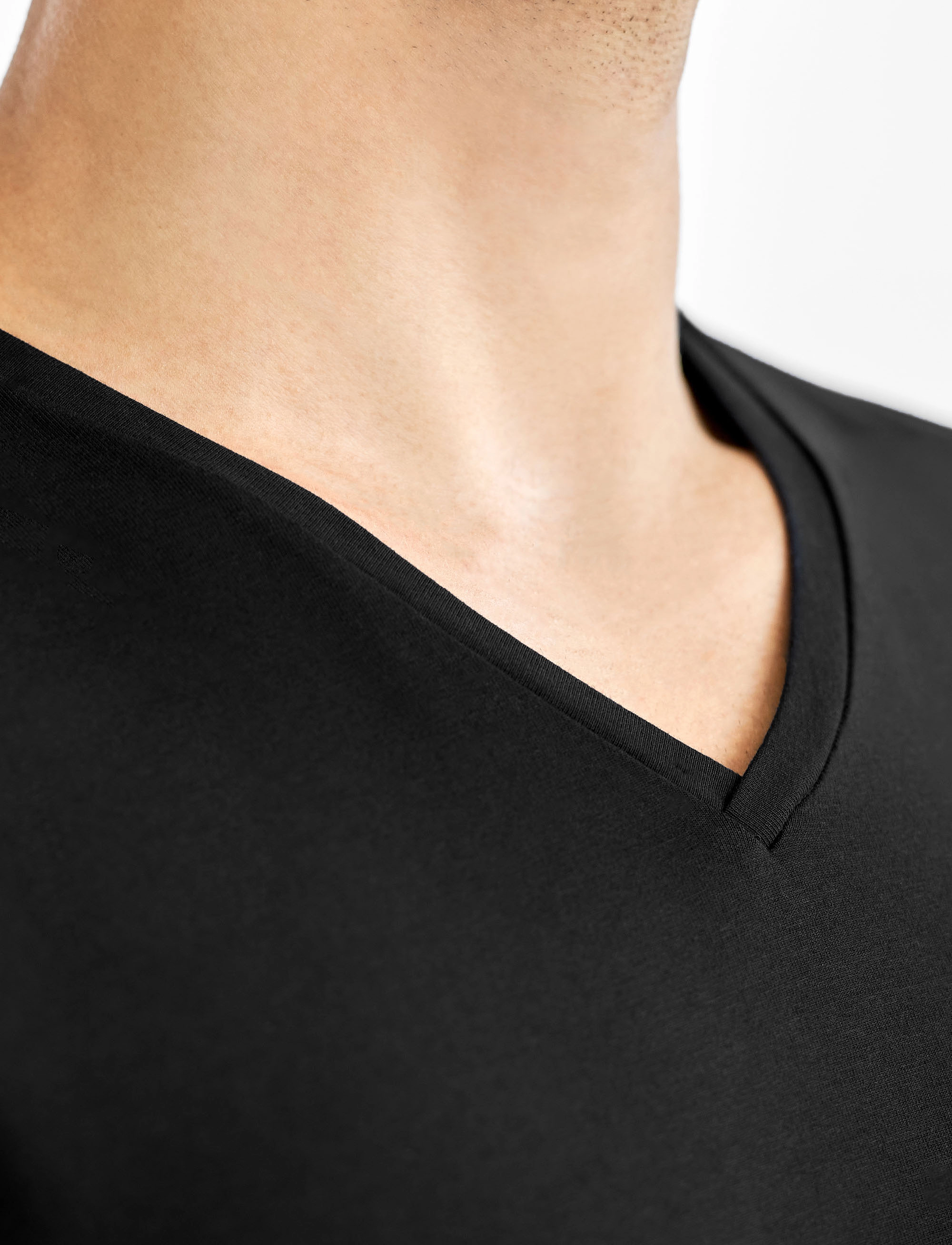 Bread & Boxers - V-Neck T-shirt - t-shirts med v-hals - black - 5