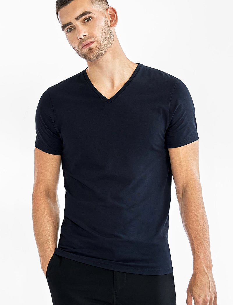 Bread & Boxers - V-Neck T-shirt - kortærmede t-shirts - dark navy - 0