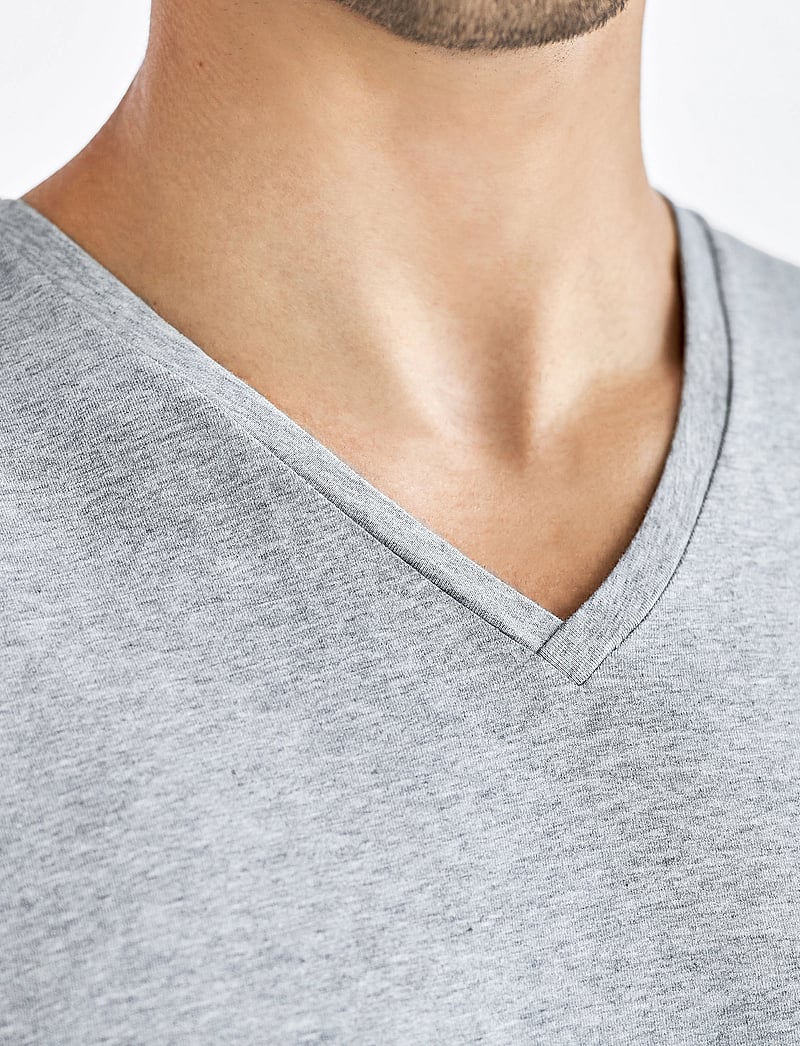 Bread & Boxers - V-Neck T-shirt - v-kaelusega t-särgid - grey melange - 5