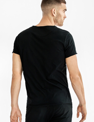 Bread & Boxers - Crew-Neck Relaxed T-shirt - t-shirts - black - 4