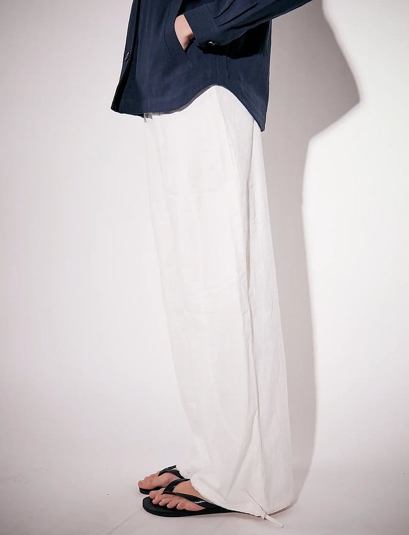 Brixtol Textiles - Kirsten Trousers Linen Black - leinenhosen - cream - 3