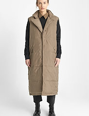 Brixtol Textiles - Mathilda - down- & padded jackets - taupe - 0