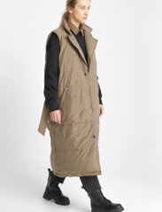 Brixtol Textiles - Mathilda - down- & padded jackets - taupe - 3