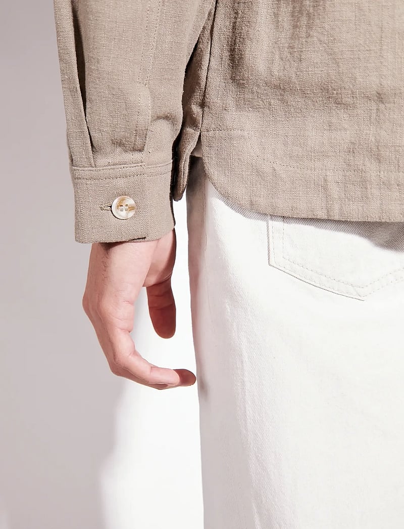 Brixtol Textiles - Frank linen Dark Navy - linasest riidest särgid - light moss - 4