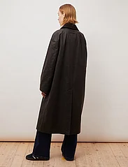 Brixtol Textiles - Joan Jett - light coats - brown - 3