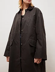 Brixtol Textiles - Joan Jett - light coats - brown - 4