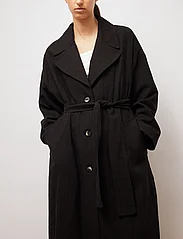 Brixtol Textiles - Odette Linen - coats - black - 4