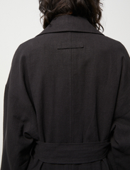 Brixtol Textiles - Odette Linen - coats - black - 7