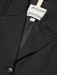 Brixtol Textiles - Odette Linen - coats - black - 8