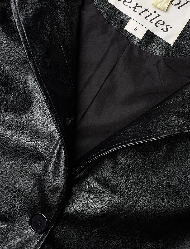 Brixtol Textiles - Sissel Faux Leather Black - frühlingsjacken - black - 4