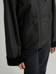 Brixtol Textiles - Sissel Wax - winter jacket - black - 6