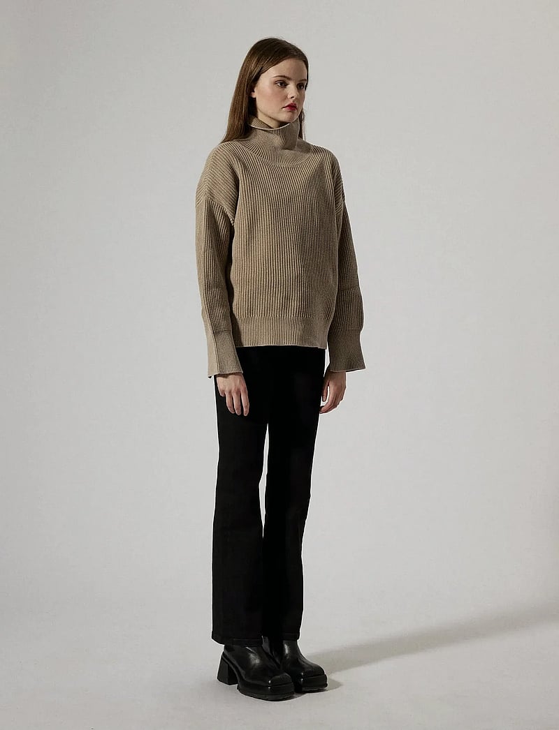 Brixtol Textiles - Sage Dusty Red - rollkragenpullover - khaki - 0