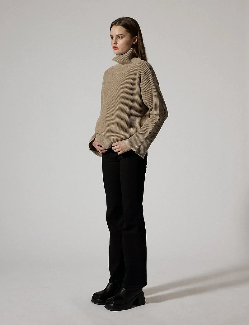 Brixtol Textiles - Sage Dusty Red - rollkragenpullover - khaki - 2