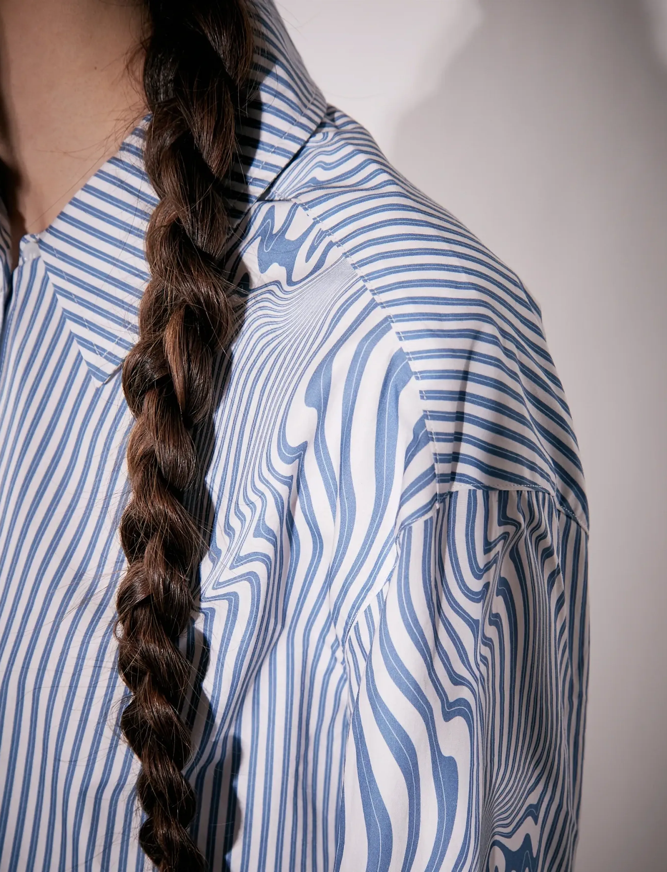 Brixtol Textiles - Stella Dark Navy White Stripe - langärmlige hemden - blue glitch stripe - 4
