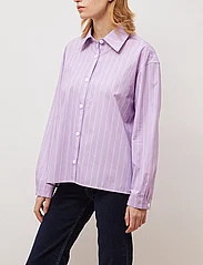 Brixtol Textiles - Stella - langærmede skjorter - light lilac stripe - 2
