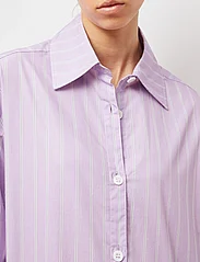 Brixtol Textiles - Stella - long-sleeved shirts - light lilac stripe - 3