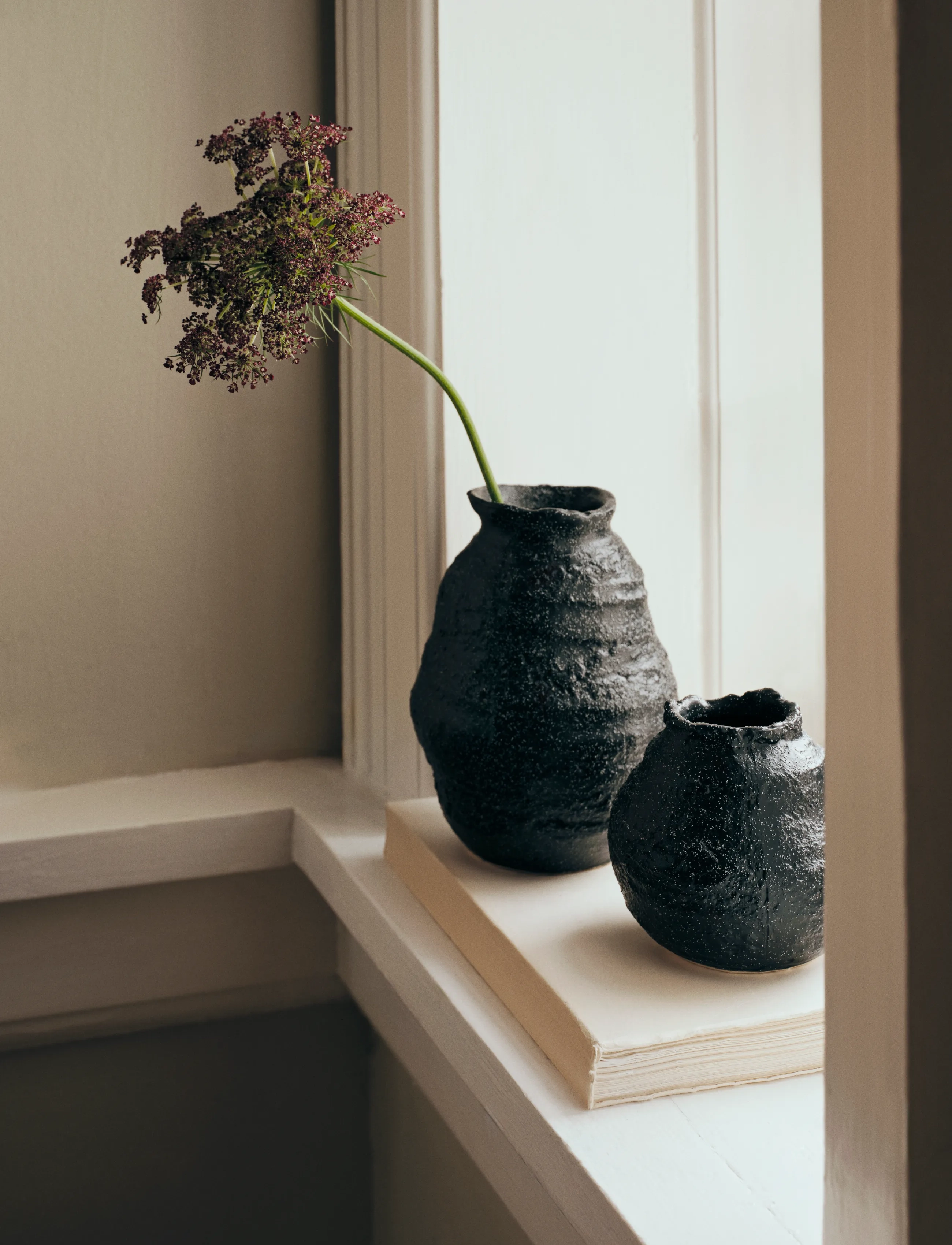 Broste Copenhagen Alma Vase, H10 cm, Black, Vaser > Tulipanvaser, Unisex