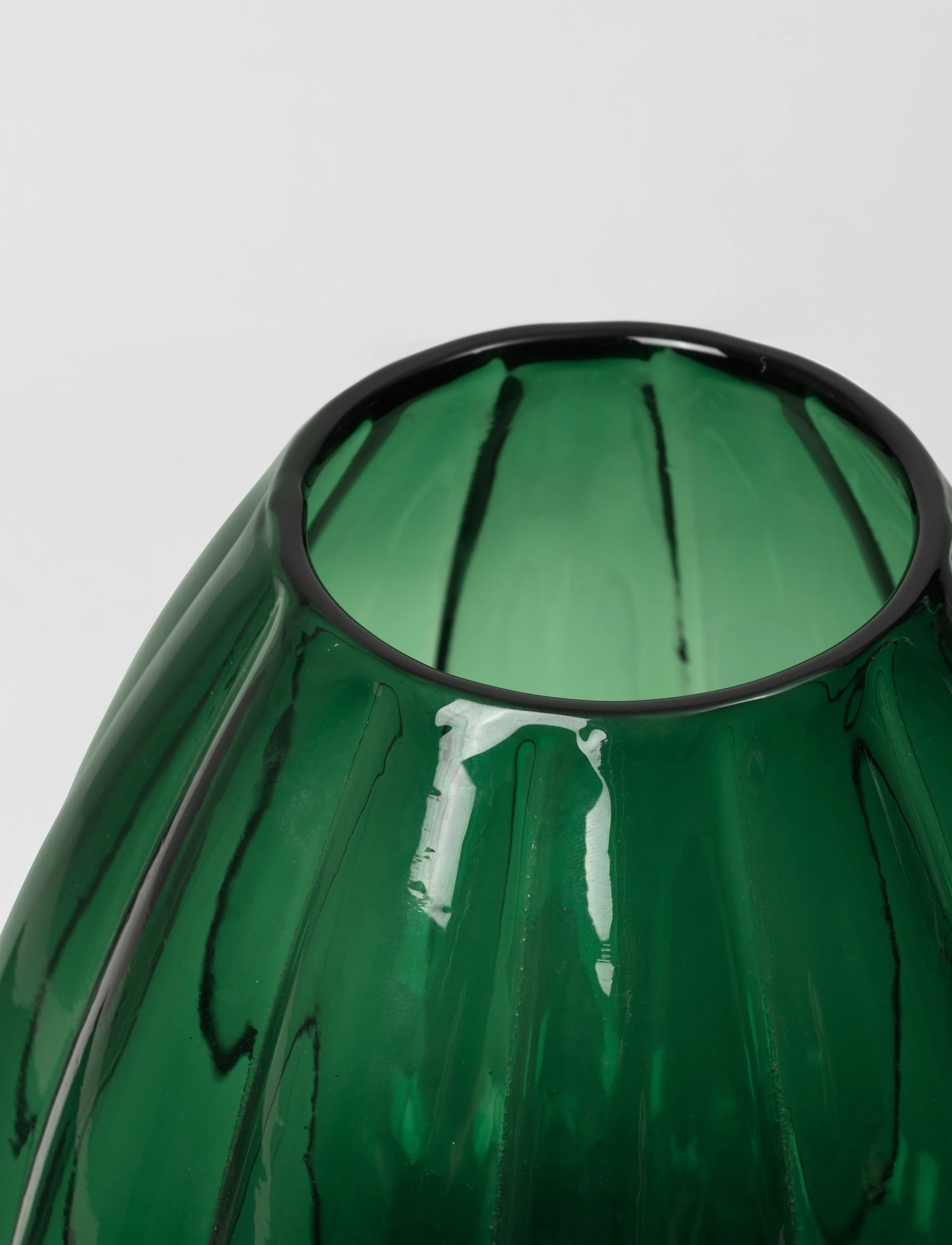 Broste Copenhagen - Malou Vase - vaser - green - 2