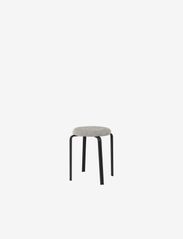 Broste Copenhagen - ODA Stool - stoelen en krukken - black - 0