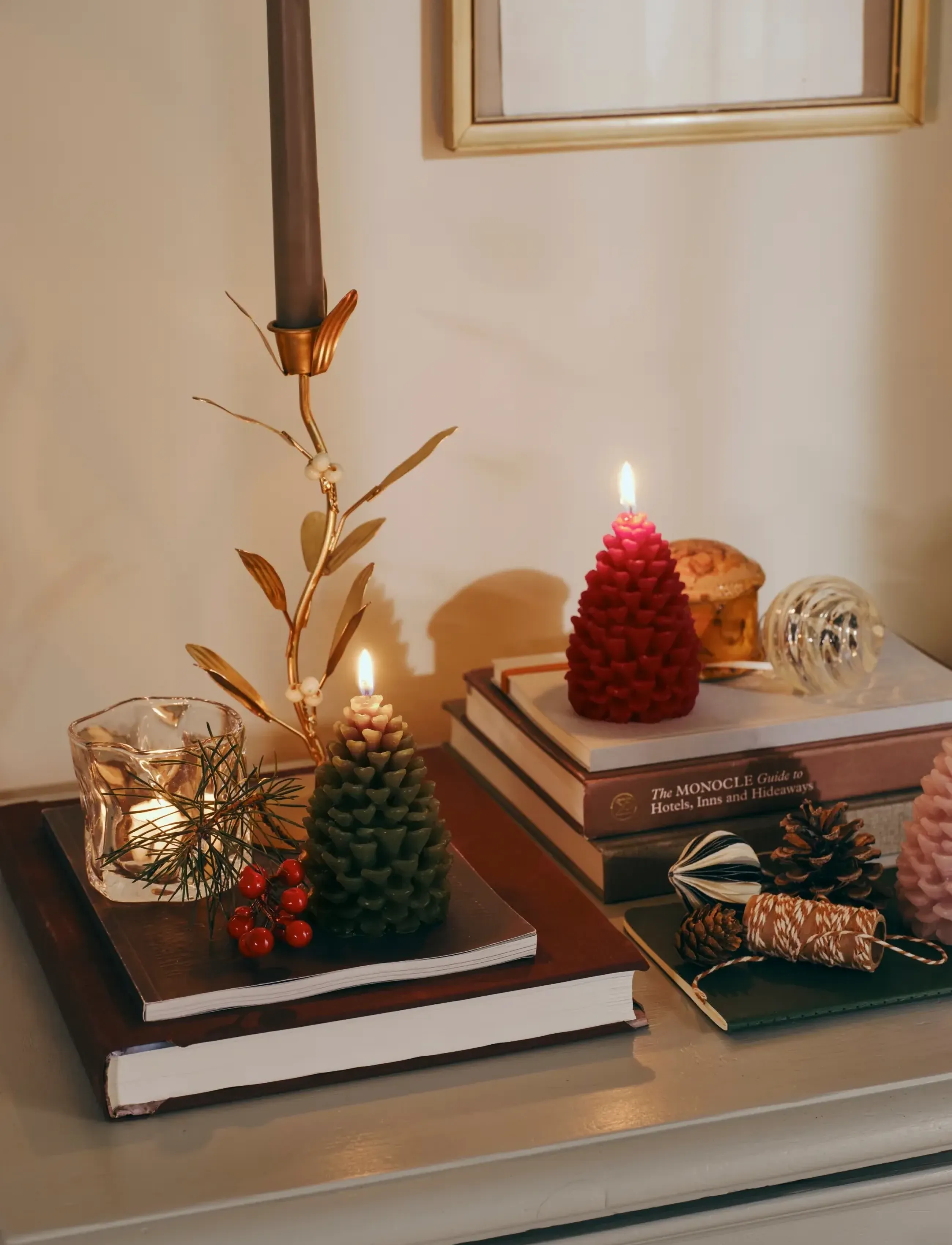 Broste Copenhagen - Pine Figure Candle - burgundy - 0