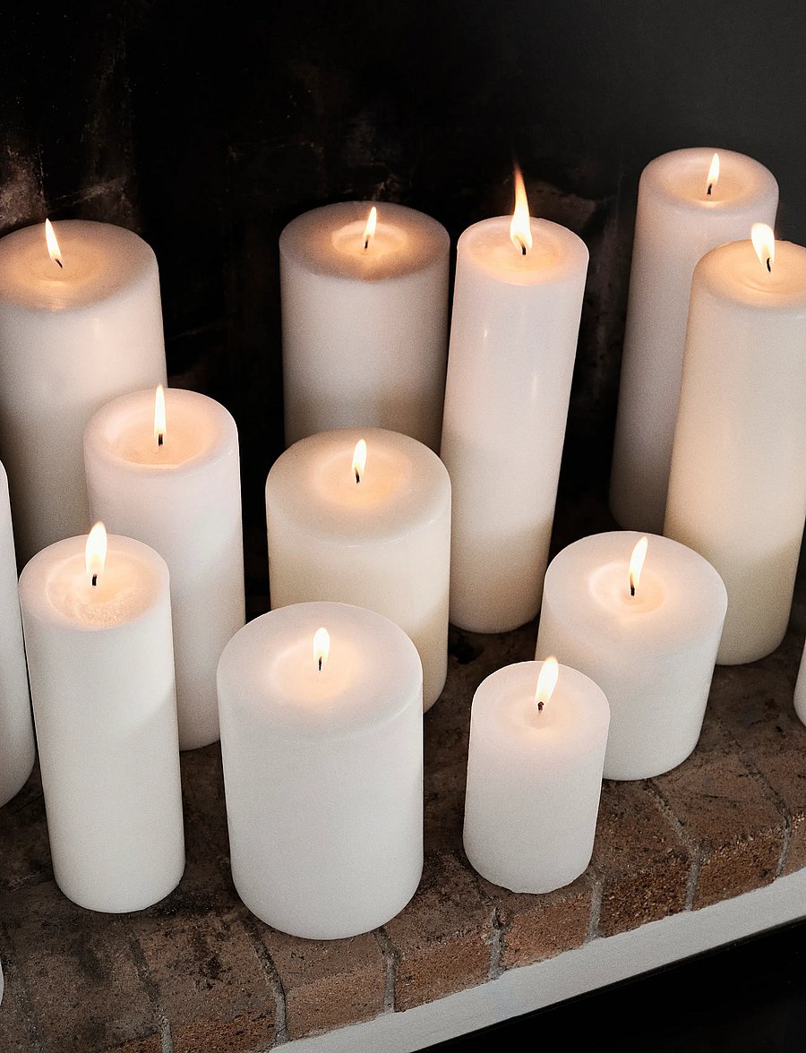 Broste Copenhagen - Church Pillar candle - vahast küünlad - antique white - 2