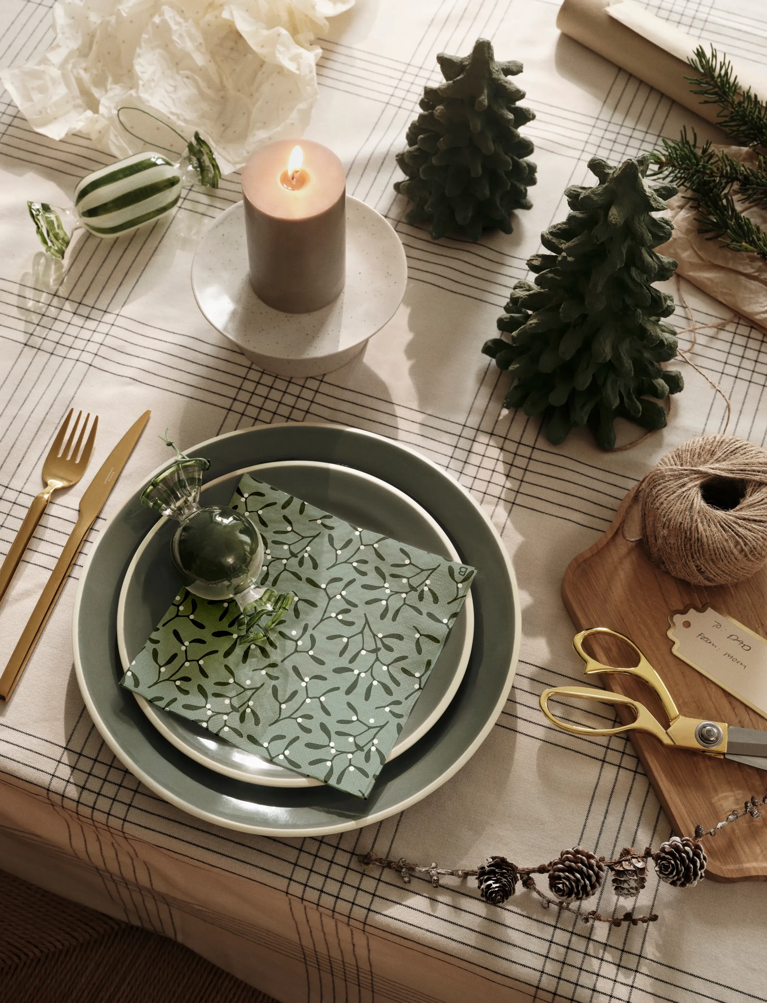 Broste Copenhagen - Mistletoe Paper Napkin - white/grape leaf green - 0