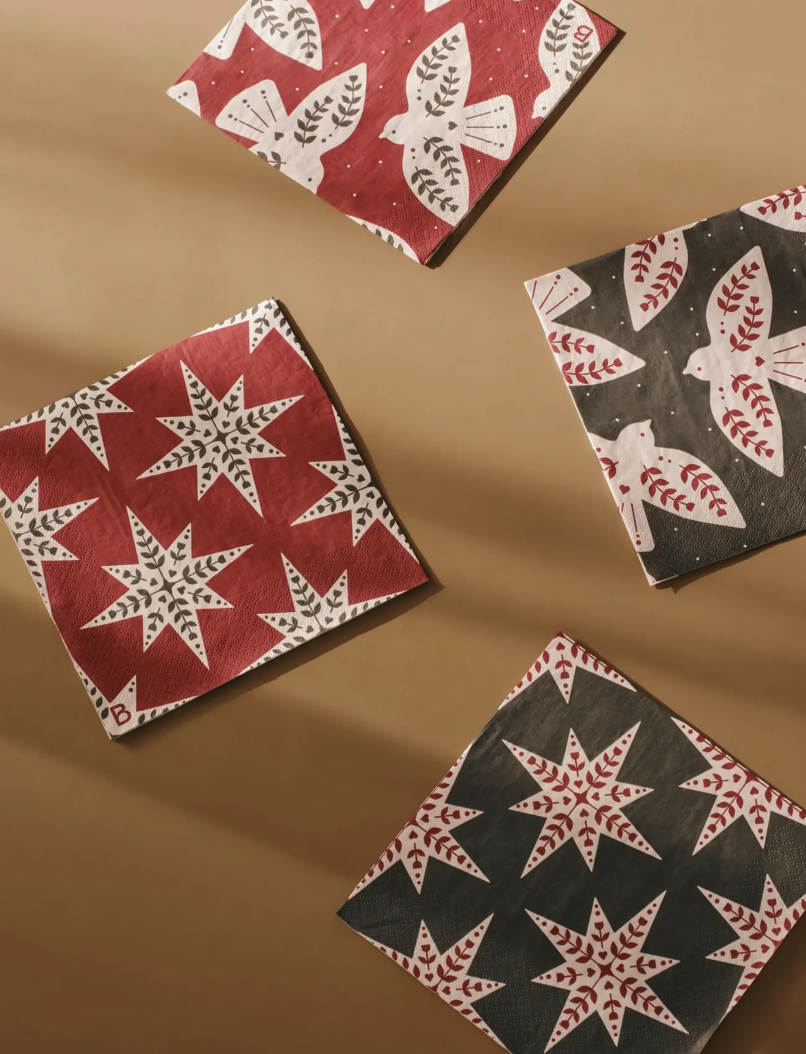 Broste Copenhagen - Saga Paper Napkin - burgundy/dark green - 0