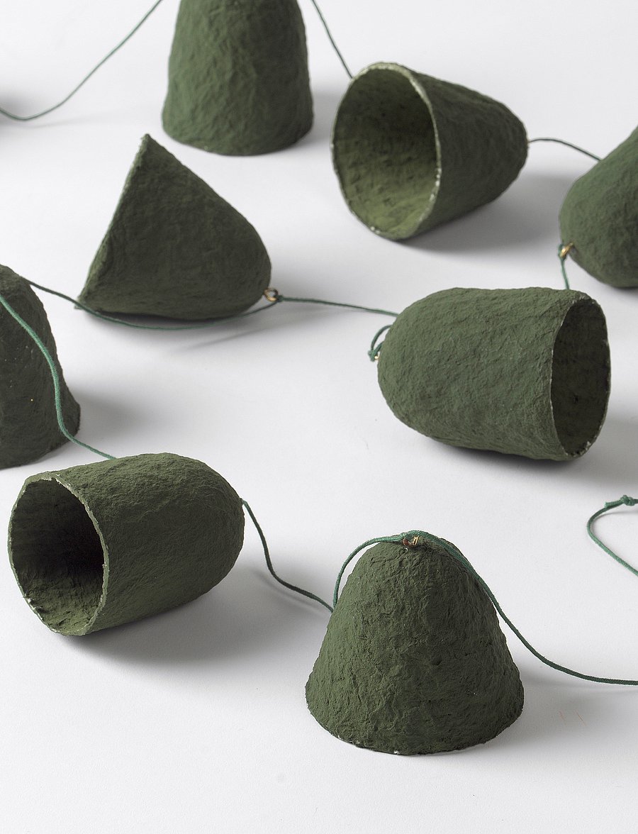 Broste Copenhagen - Pulp Bell Ornament - sienas dekorācijas - thyme - 0