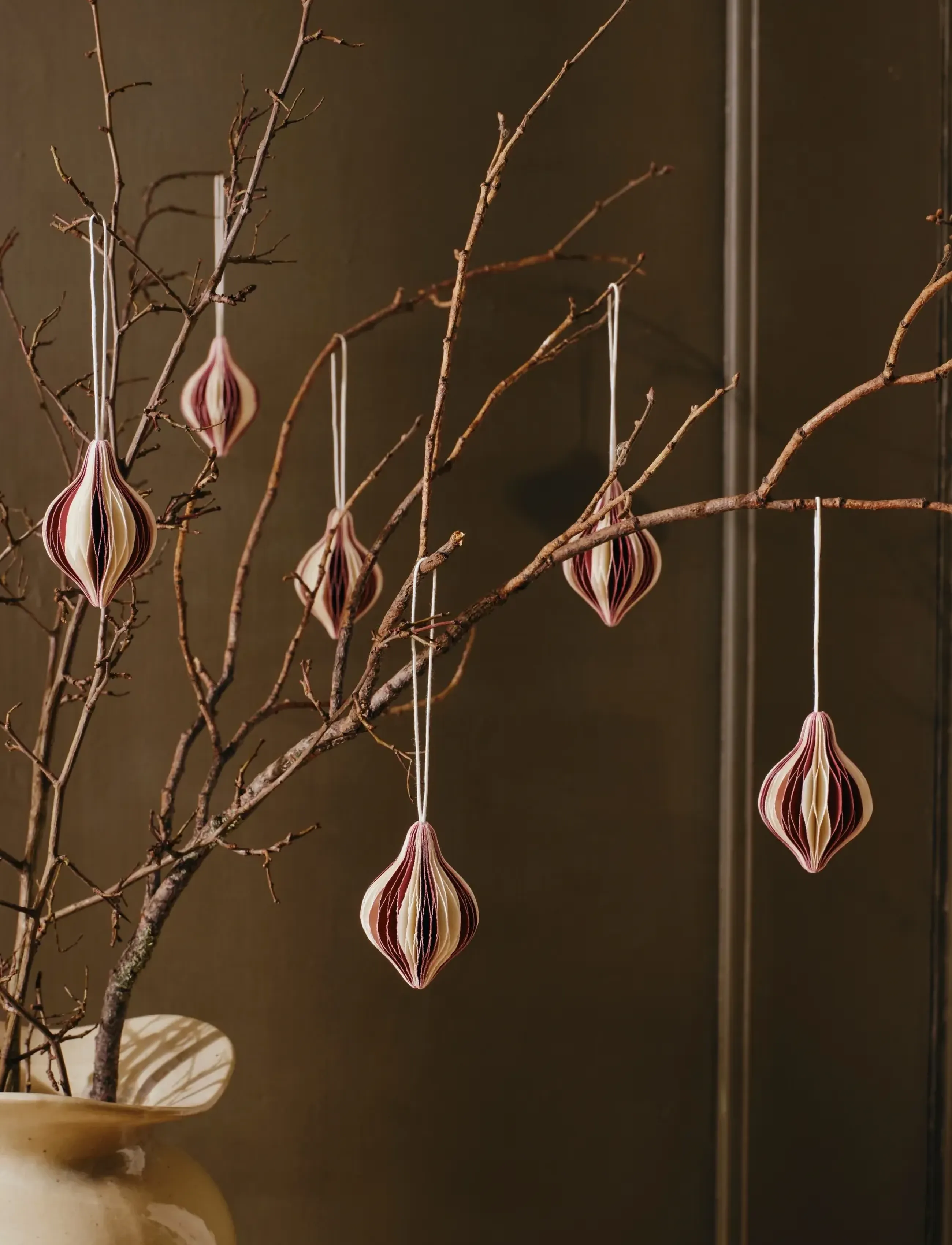 Broste Copenhagen - Spira Ornament - burgundy/off white - 0