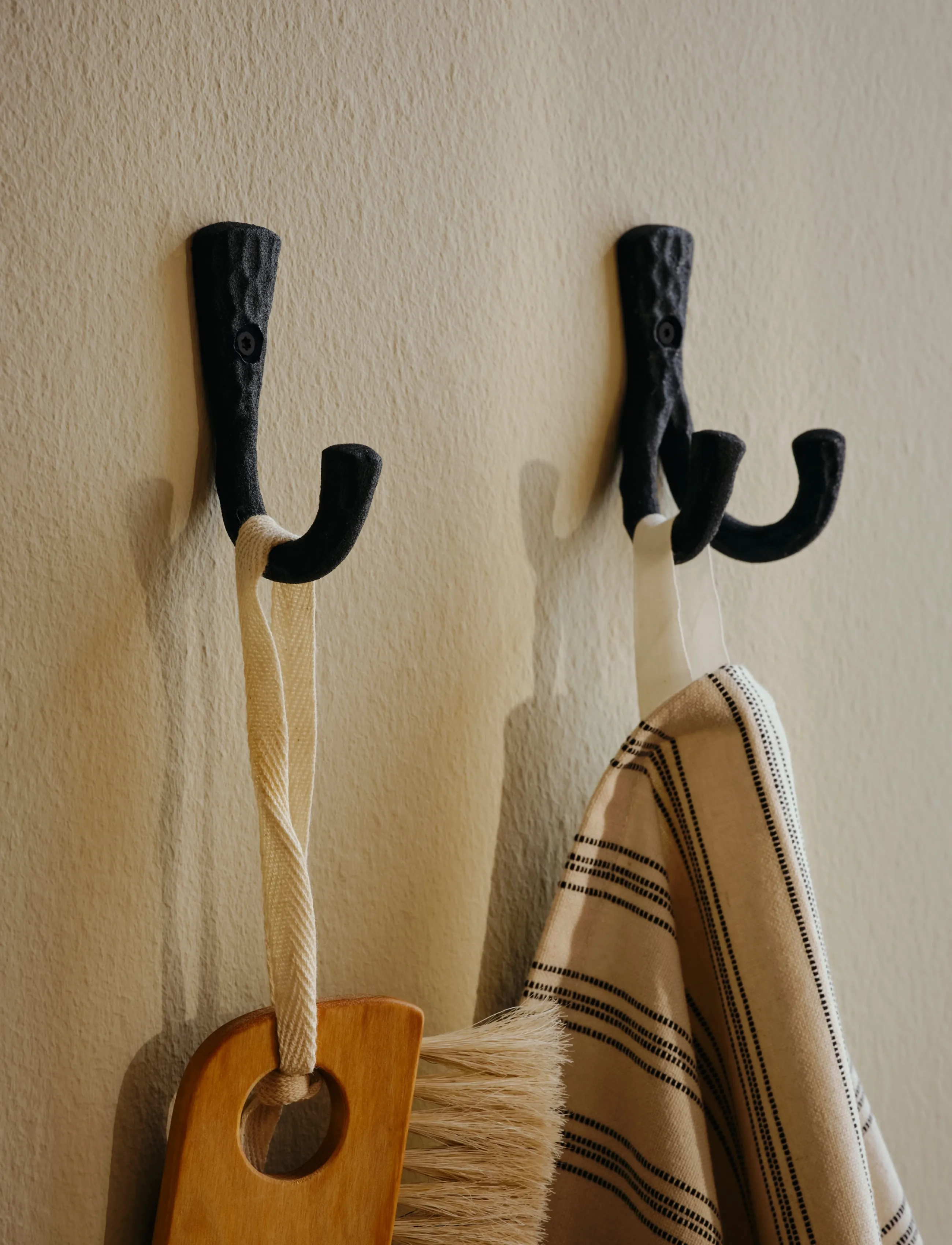 Broste Copenhagen Tess Hook, H 7.5 cm, Hooks & Knobs, Schwarz - Hooks, Homeware