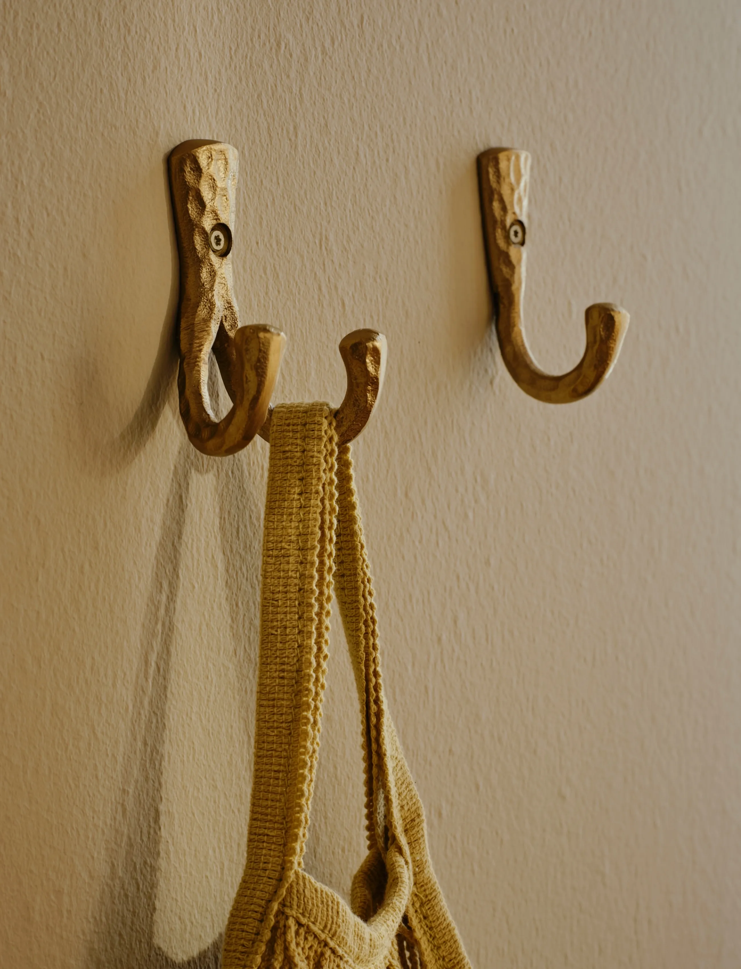 Broste Copenhagen Tess Hook, H 7.5 cm, Hooks & Knobs, Gold - Hooks, Homeware