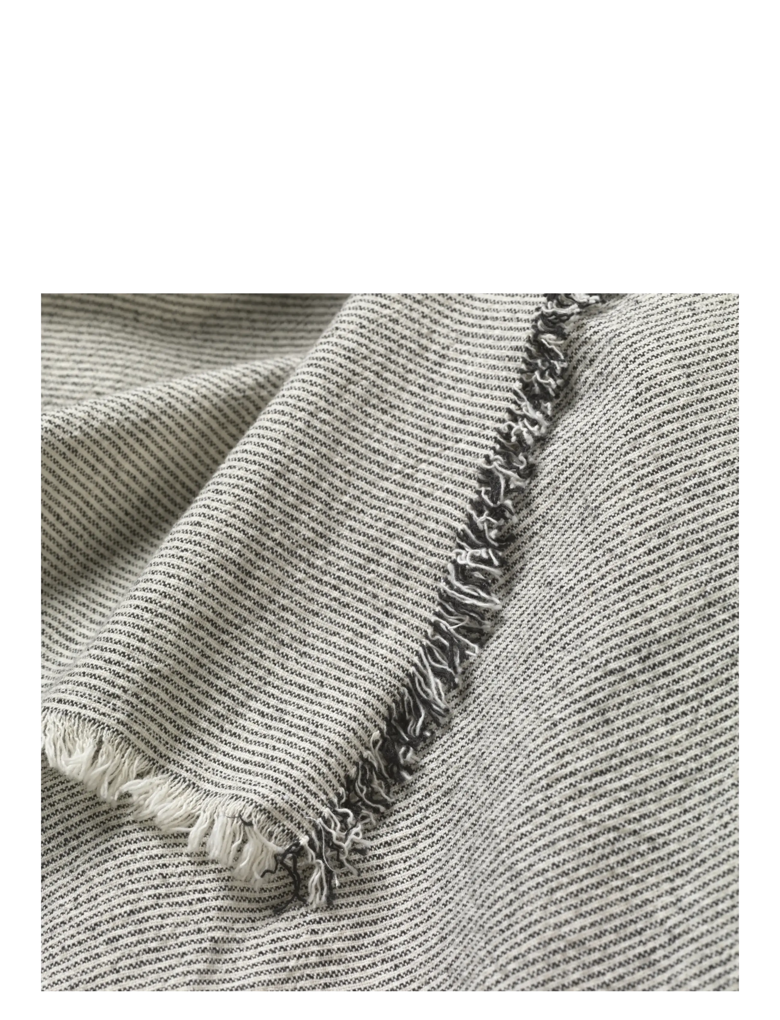 Broste Copenhagen - Elouise Tablecloth - staltiesės ir stalo takeliai - black/off white - 1