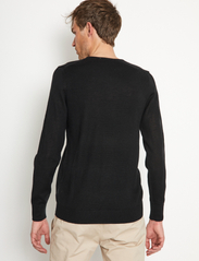 Bruun & Stengade - BS Uranus Regular Fit Knitwear - knitted v-necks - black - 4