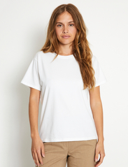 Bruun & Stengade - BS Luna T-Shirt - zemākās cenas - white - 2
