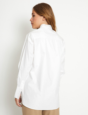 Bruun & Stengade - BS Bernadette Regular Fit Shirt - krekli ar garām piedurknēm - white - 3