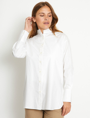 Bruun & Stengade - BS Bernadette Regular Fit Shirt - krekli ar garām piedurknēm - white - 7