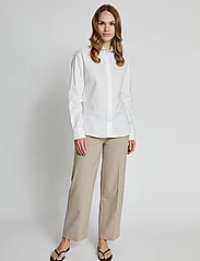 Bruun & Stengade - BS Marie Slim Fit Shirt - krekli ar garām piedurknēm - white - 4