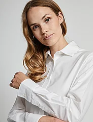 Bruun & Stengade - BS Marie Slim Fit Shirt - krekli ar garām piedurknēm - white - 5