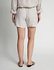 Bruun & Stengade - BS Ingeborg Shorts - casual shorts - sand/white - 3