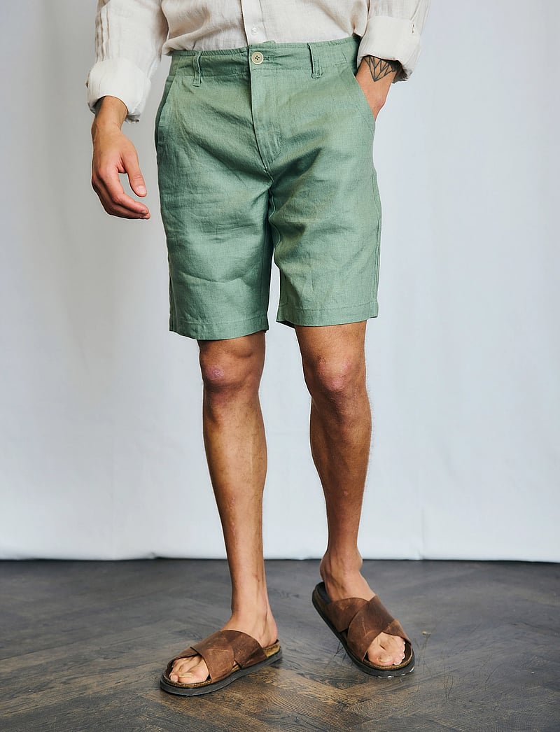 Bruun & Stengade - BS Peppon Regular Fit Shorts - linased lühikesed püksid - green - 4