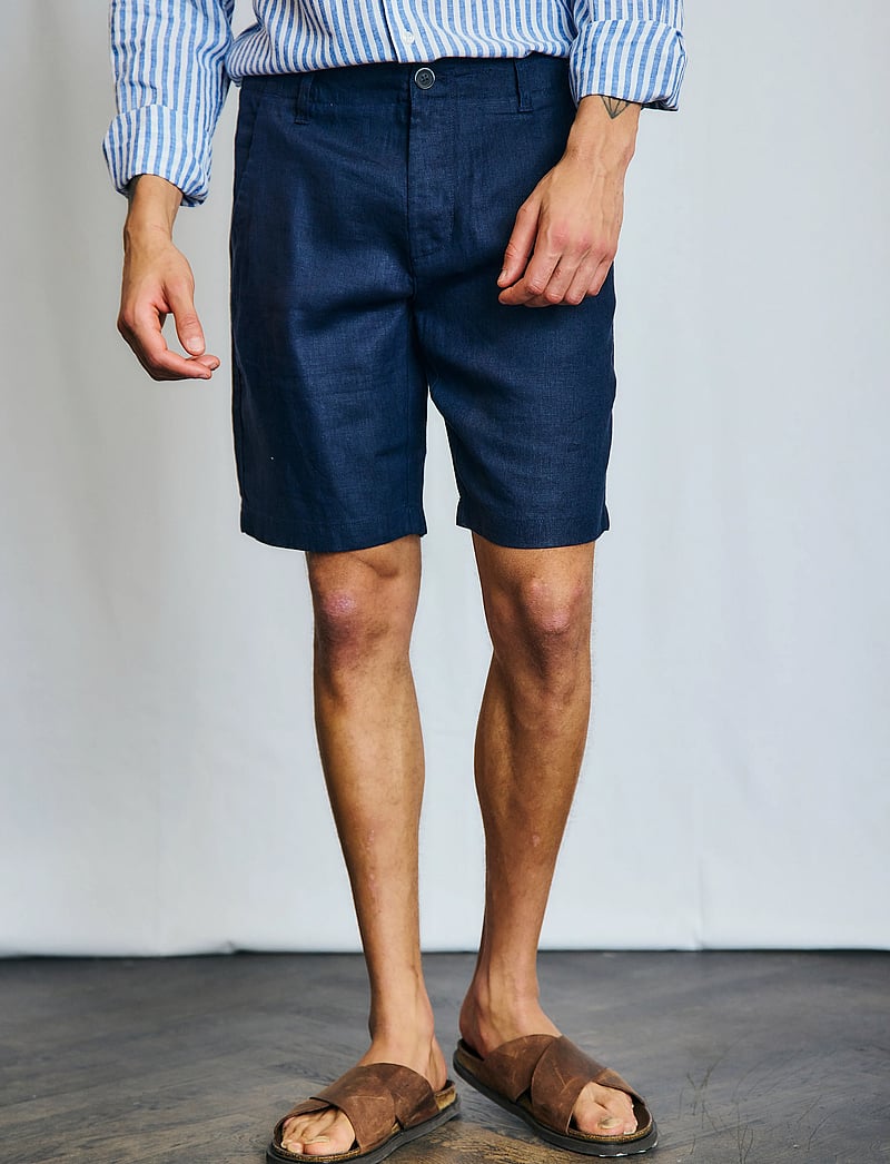 Bruun & Stengade - BS Peppon Regular Fit Shorts - hørshorts - navy - 3