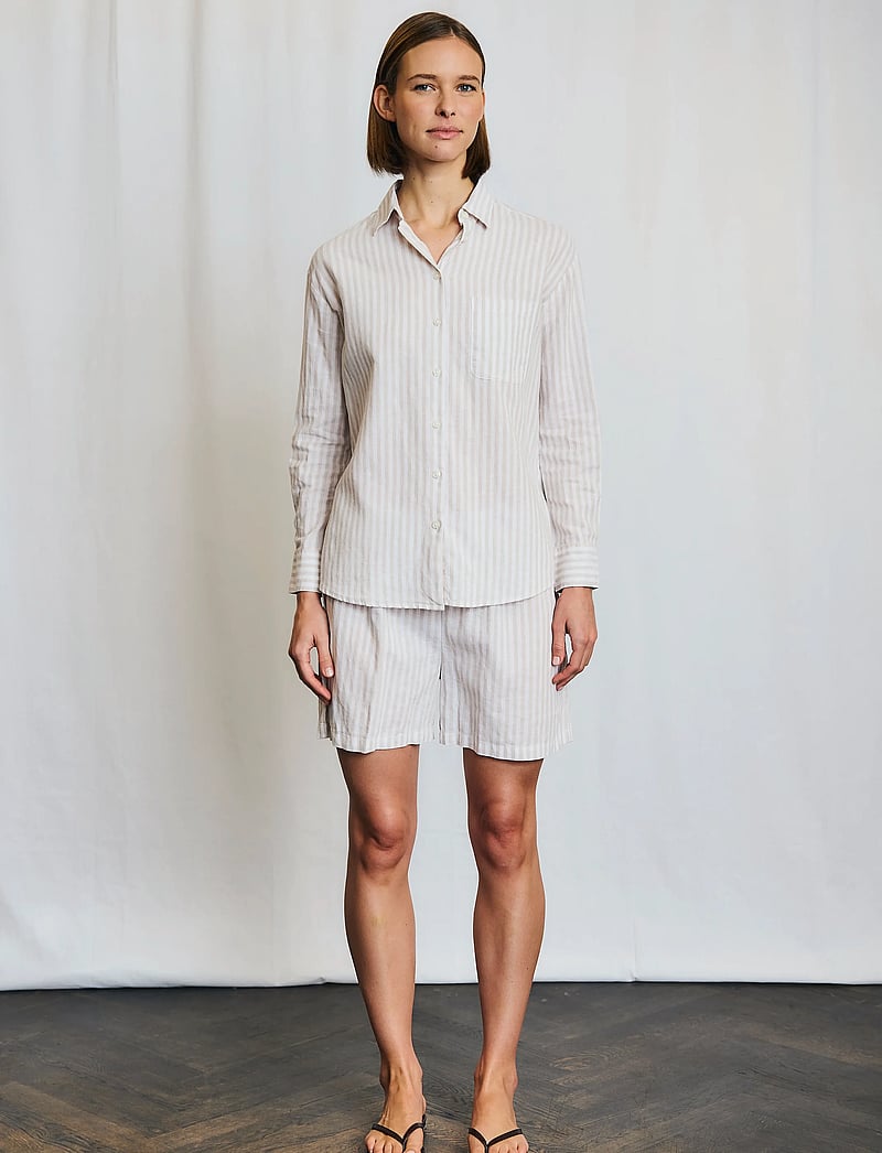 Bruun & Stengade - BS Aglaia Regular Fit Shirt - linneskjortor - sand/white - 0