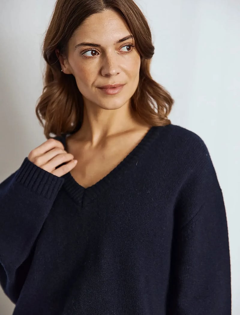 Bruun & Stengade - BS Lina Regular Fit Knitwear - stickade tröjor - navy - 4