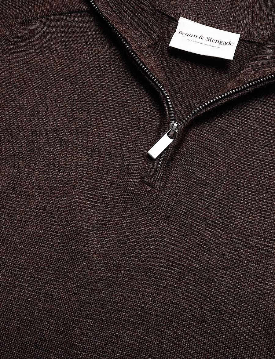 Bruun & Stengade - BS Pelle Regular Fit Knitwear - pullover mit halbem reißverschluss - dark brown - 5