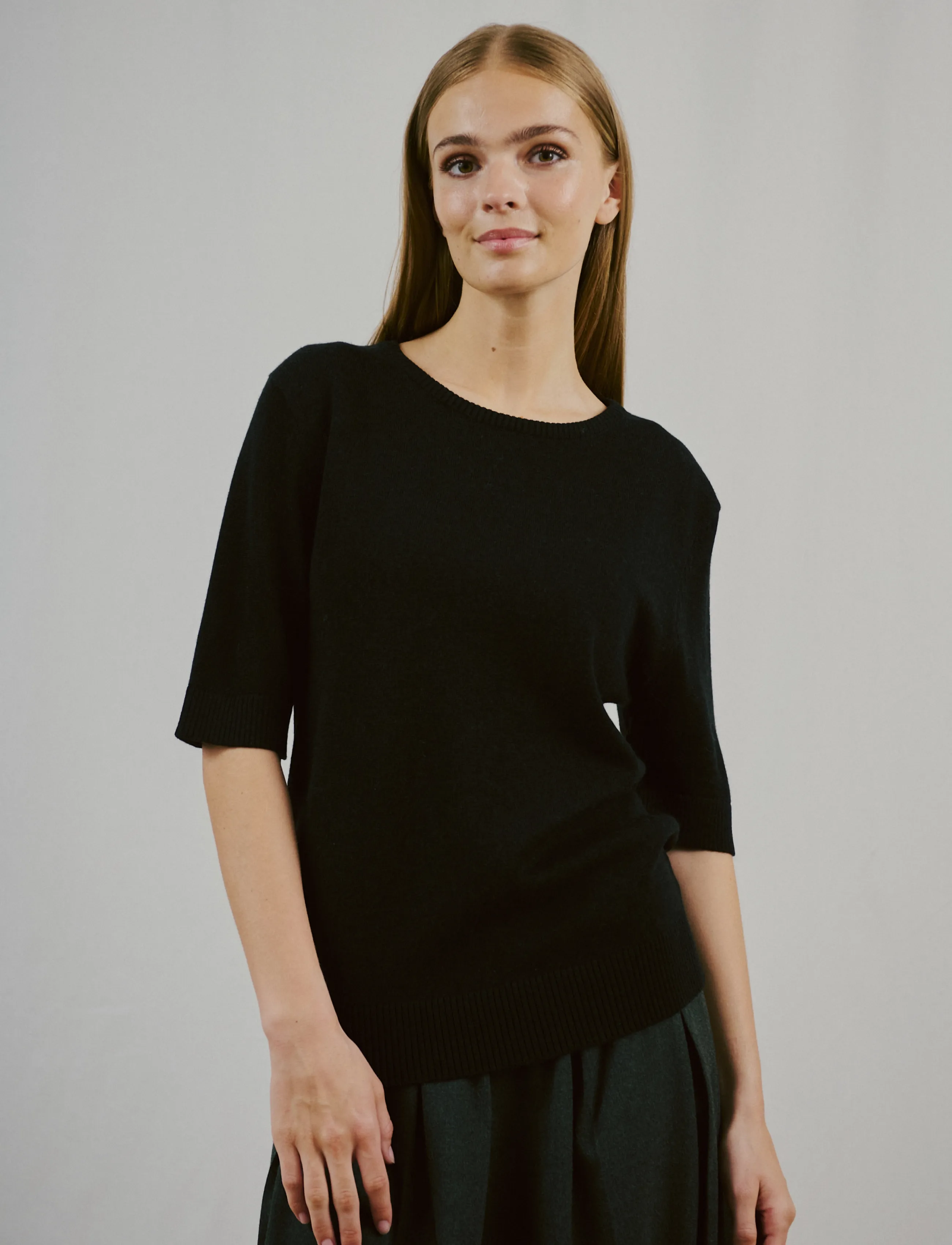 Bruun & Stengade - BS Annelie Regular Fit T-Shirt - black - 4