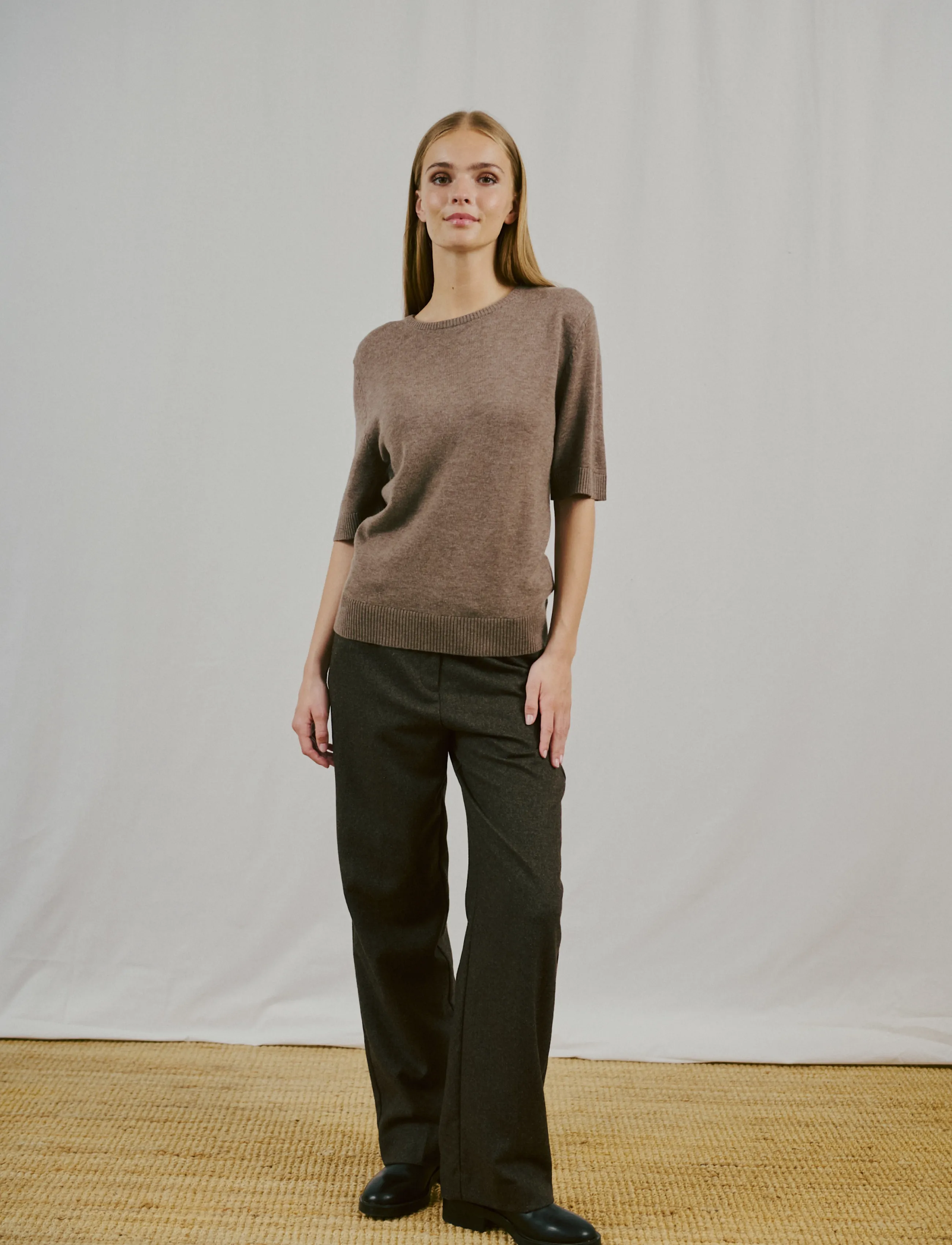 Bruun & Stengade - BS Annelie Regular Fit T-Shirt - stickade tröjor - mole - 4