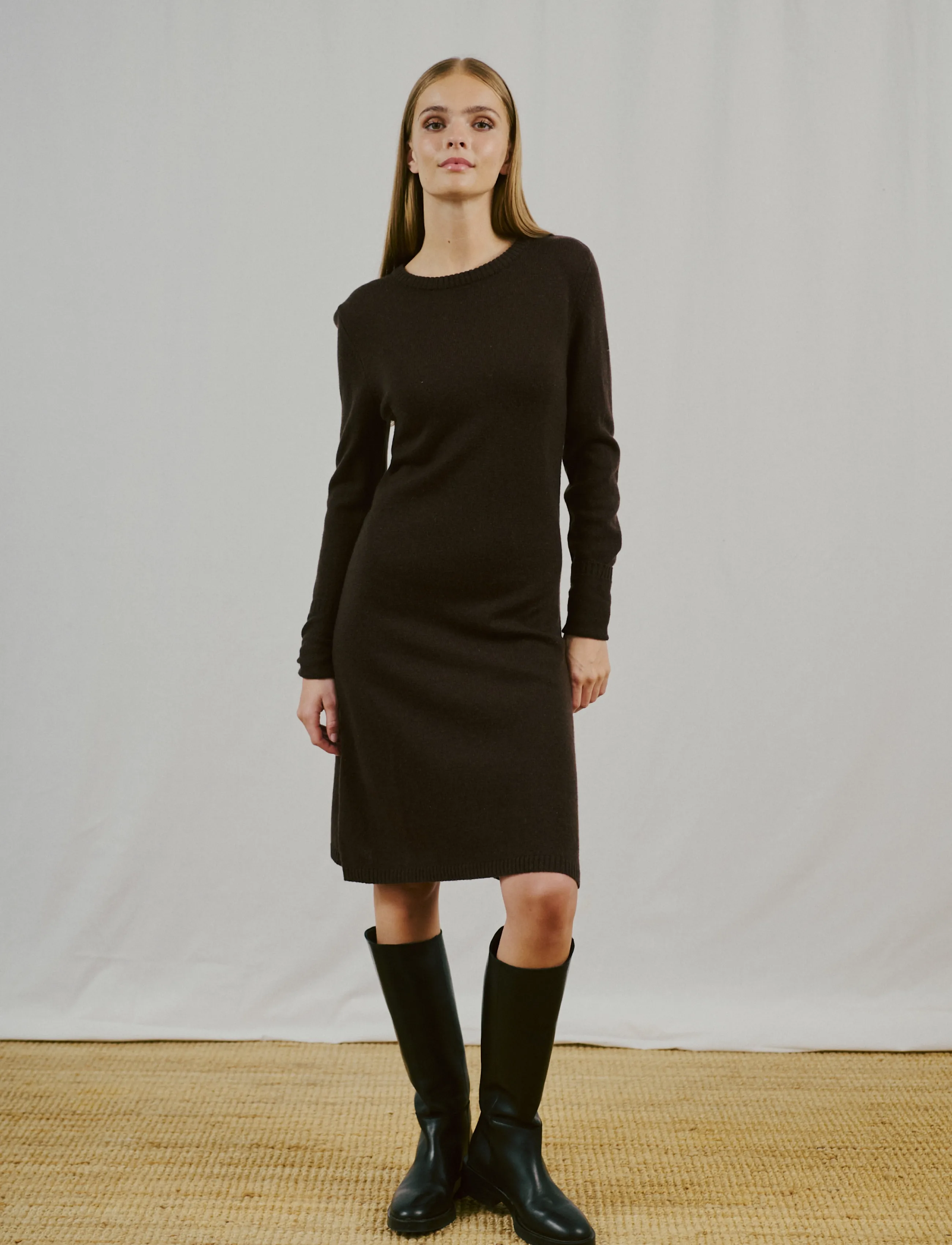 Bruun & Stengade - BS Iselin Regular Fit Dress - strickkleider - dark brown - 3