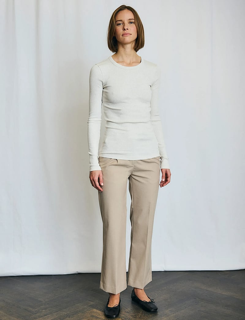 Bruun & Stengade - BS Margrethe Regular Fit Top - långärmade toppar - off white - 3