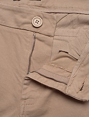 Bruuns Bazaar - Dennis Poul shorts - chinos shorts - roasted grey - 3
