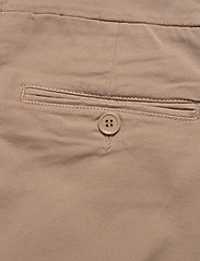 Bruuns Bazaar - Dennis Poul shorts - chinos shorts - roasted grey - 4